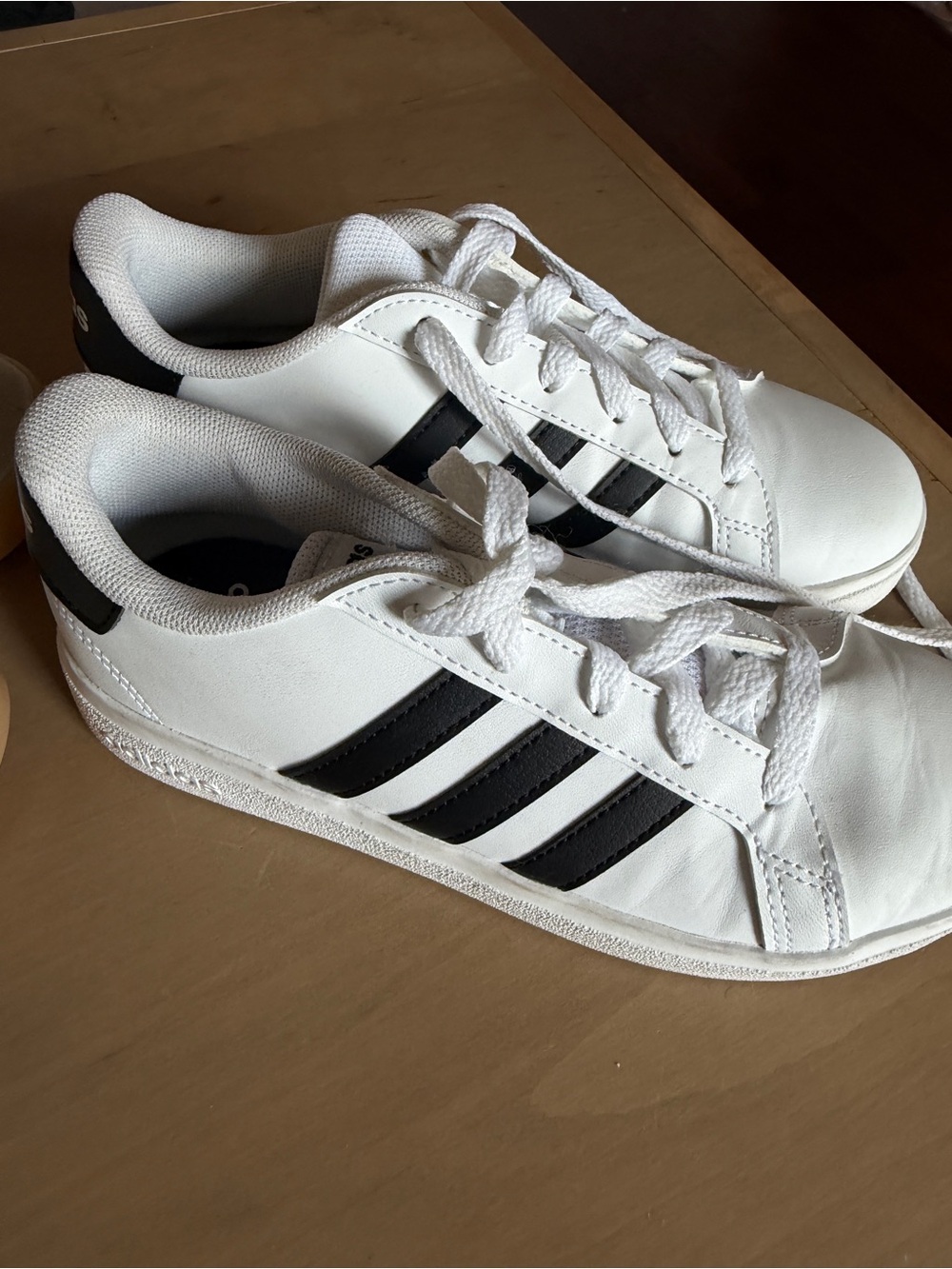 Kids adidas White and Black Low-Top Sneakers - Size 2